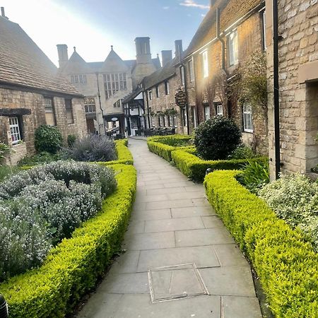 The Talbot Hotel, Oundle , Near Peterborough 외부 사진