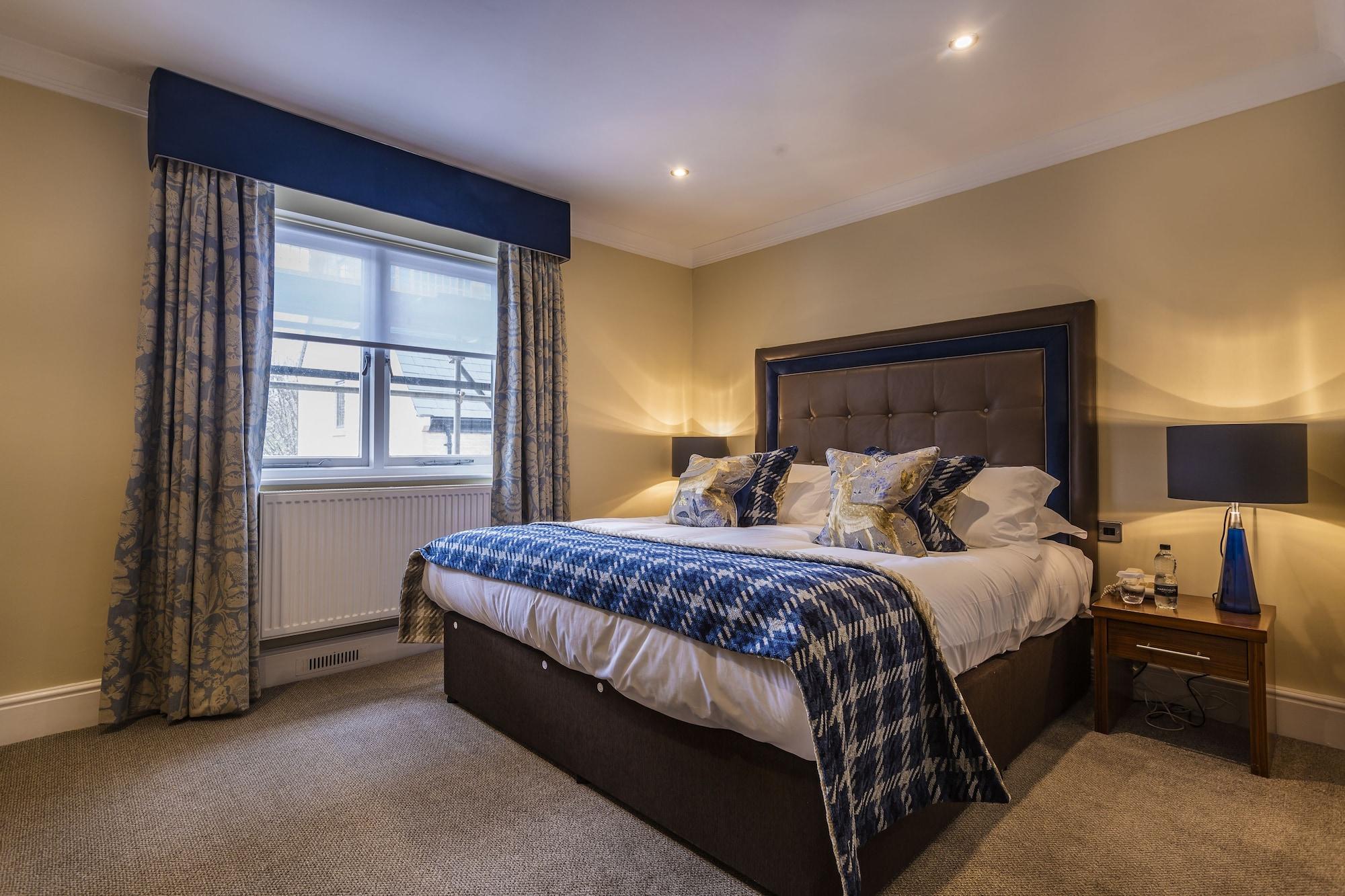 The Talbot Hotel, Oundle , Near Peterborough 외부 사진