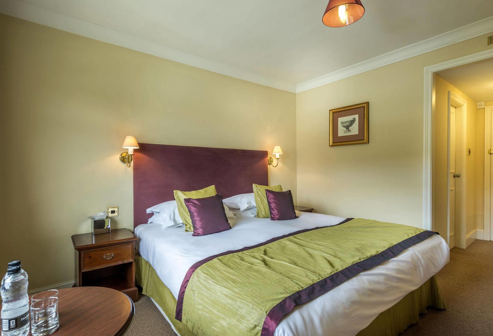 The Talbot Hotel, Oundle , Near Peterborough 외부 사진