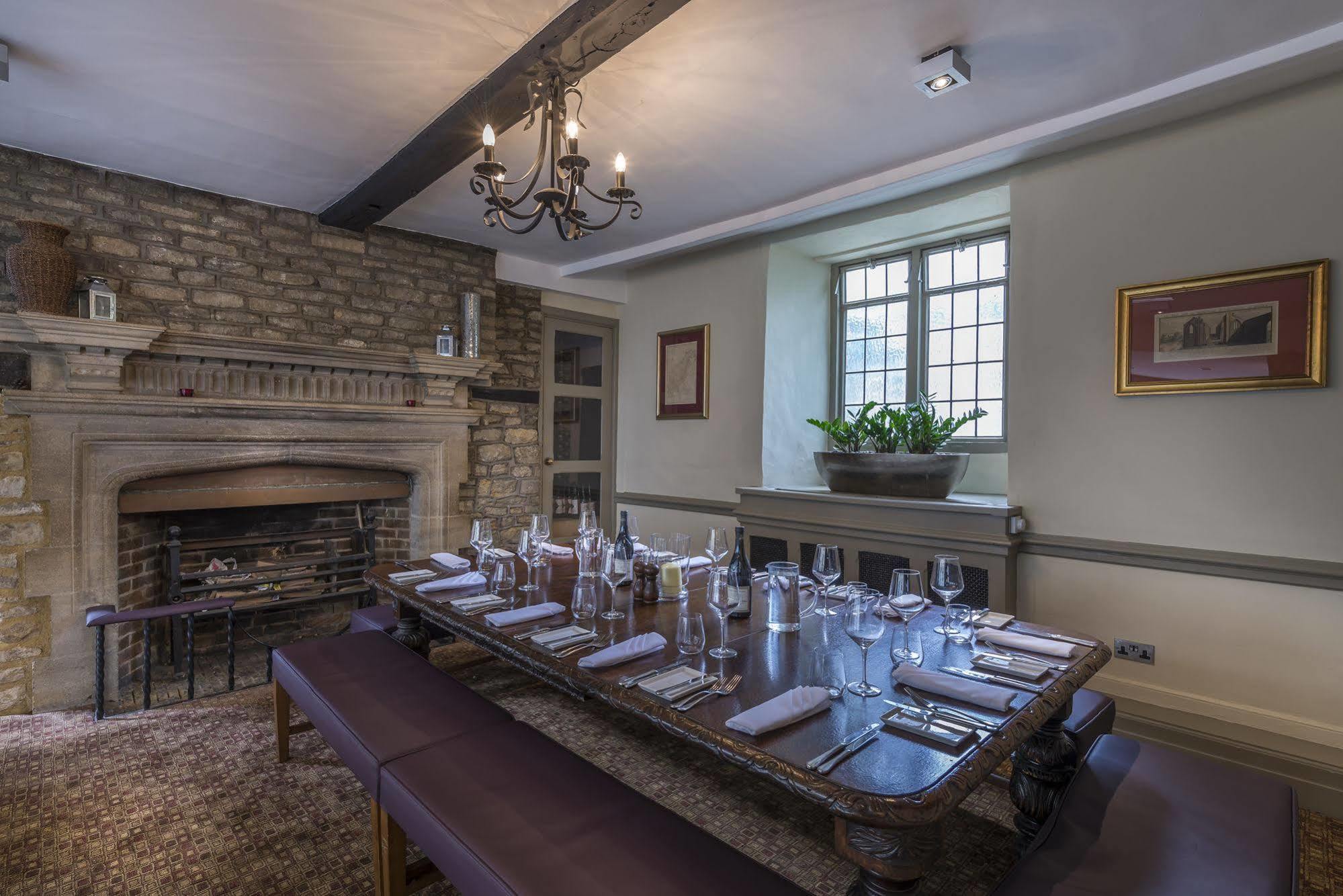 The Talbot Hotel, Oundle , Near Peterborough 외부 사진