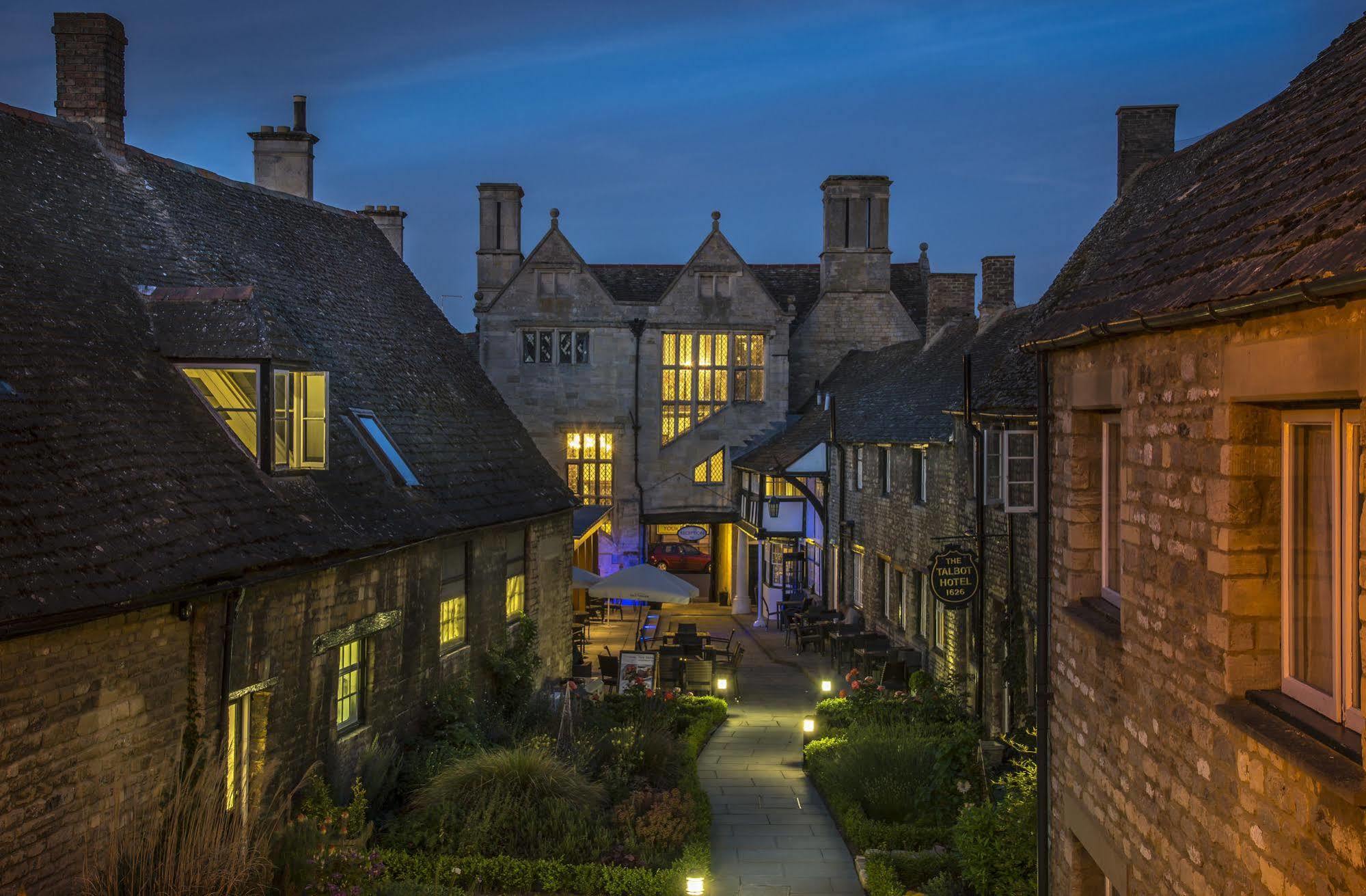 The Talbot Hotel, Oundle , Near Peterborough 외부 사진